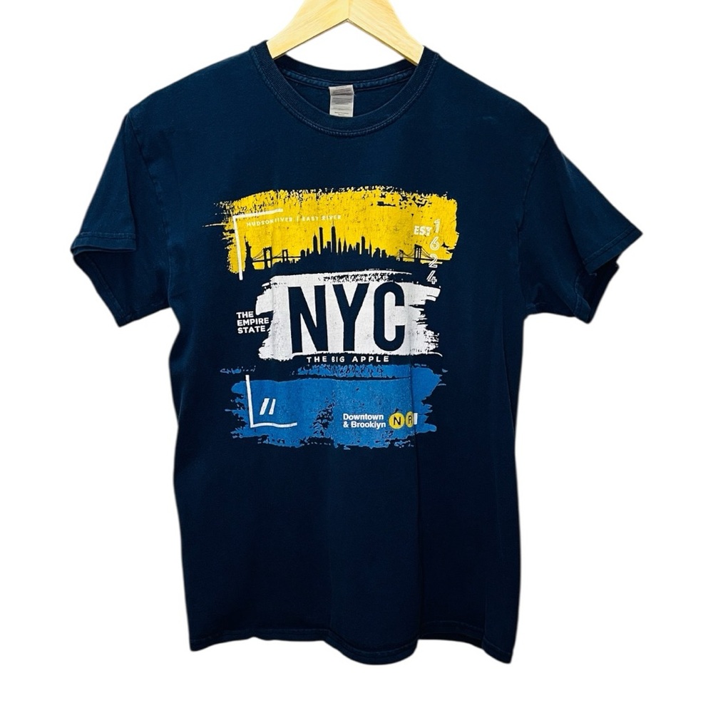 Navy Graphic T-Shirt Men’s Size M Short Sleeve Crew Neck